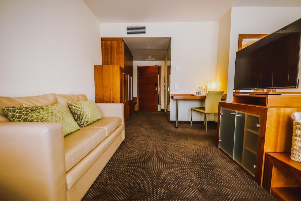 Seehotel Sued By S4Y Velden am Wörthersee Exterior photo
