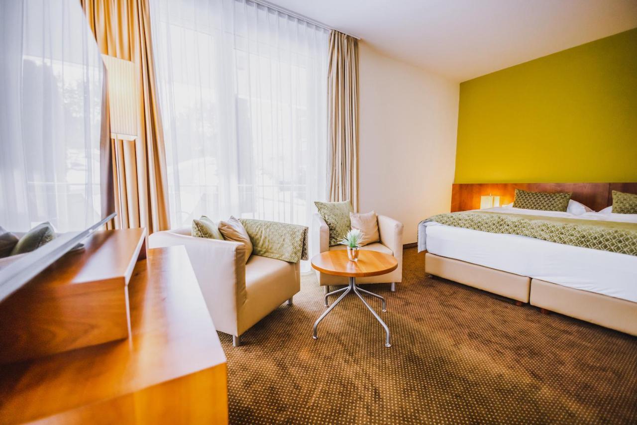 Seehotel Sued By S4Y Velden am Wörthersee Exterior photo
