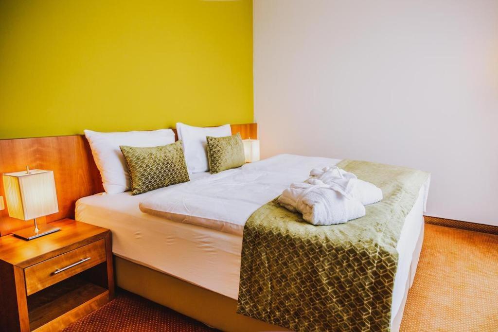 Seehotel Sued By S4Y Velden am Wörthersee Exterior photo